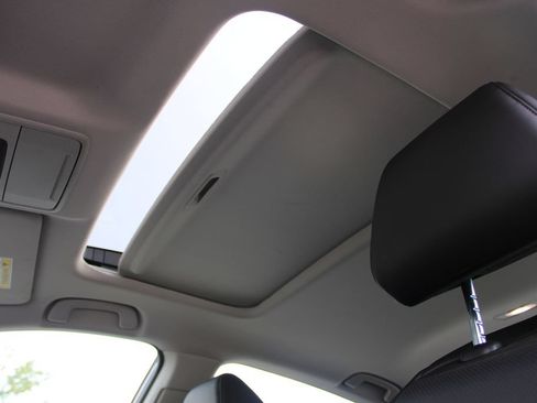 Certified 2025 Honda Accord EX-L image 30