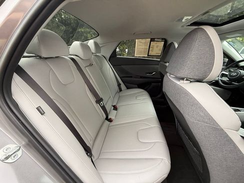 Used 2024 Hyundai Elantra Limited FWD image 38