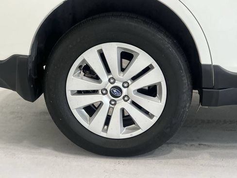 Used 2015 Subaru Outback 2.5i Premium AWD/4WD image 10