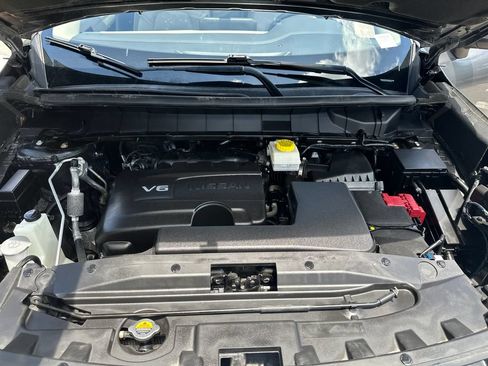Used 2023 Nissan Pathfinder SL AWD/4WD image 18