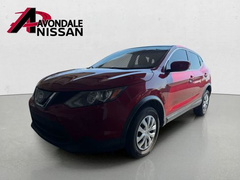 Used 2018 Nissan Rogue Sport S FWD image 2