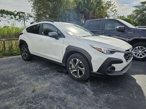 Used 2024 Subaru Crosstrek 2.0i Premium image 3