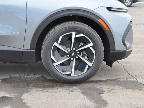 New 2026 Chevrolet Equinox EV LT image 5