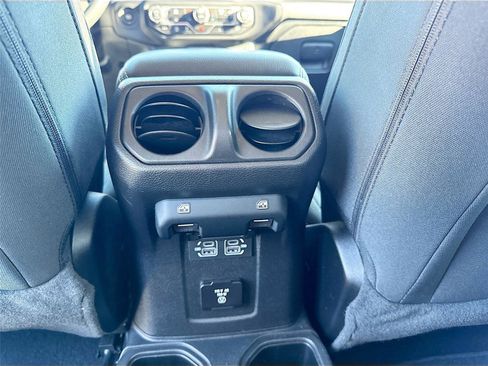 Used 2021 Jeep Wrangler Unlimited Sahara image 23