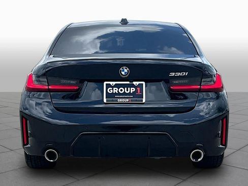 Used 2023 BMW 330i Sedan w/ M Sport Package RWD image 4