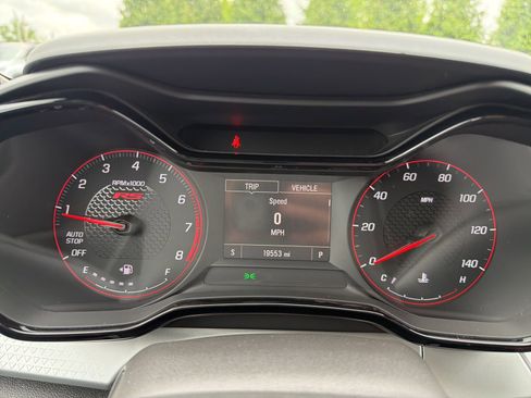 Used 2024 Chevrolet Trax RS FWD image 12