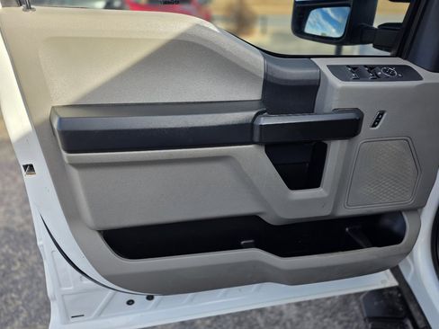 Used 2022 Ford F250 XL w/ Power Equipment Group image 10