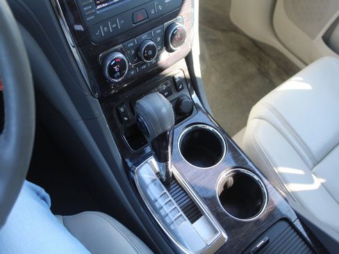 Used 2017 Buick Enclave Premium image 19