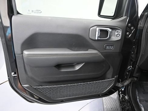 New 2025 Jeep Wrangler Unlimited Sahara image 10