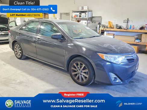 Used 2012 Toyota Camry XLE w/ Convenience Pkg image 5