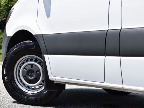 Used 2024 Mercedes-Benz Sprinter 2500 image 12