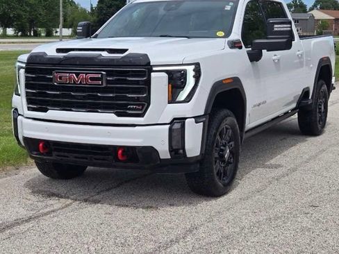 Used 2024 GMC Sierra 2500 AT4 w/ AT4 Premium Plus Package AWD/4WD image 4