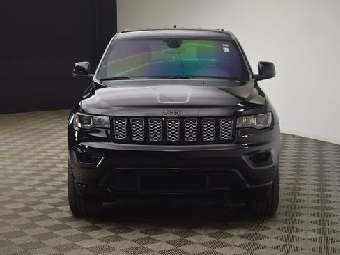 Used 2020 Jeep Grand Cherokee Altitude image 21