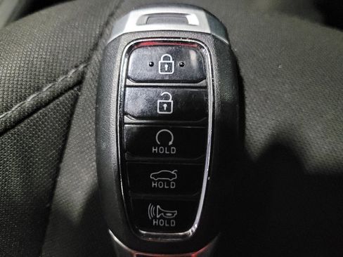 Used 2021 Hyundai Elantra SEL w/ Convenience + Premium Package FWD image 32