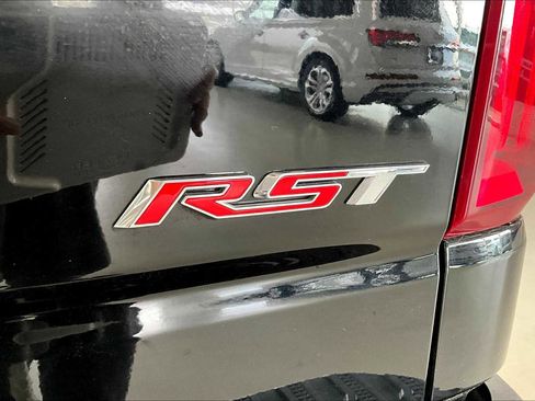 Used 2022 Chevrolet Silverado 1500 RST image 6