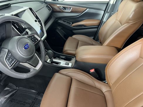 Used 2025 Subaru Ascent Touring AWD/4WD image 4