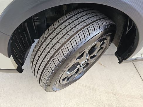 Used 2023 Subaru Crosstrek 2.0i Premium w/ Special Edition image 37