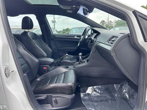 Used 2019 Volkswagen Golf 4-Door FWD image 15