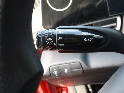 Used 2024 Hyundai Elantra SEL image 15