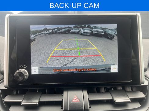 Used 2025 Toyota RAV4 XLE AWD/4WD image 2