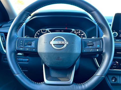 Certified 2025 Nissan Rogue SV image 27