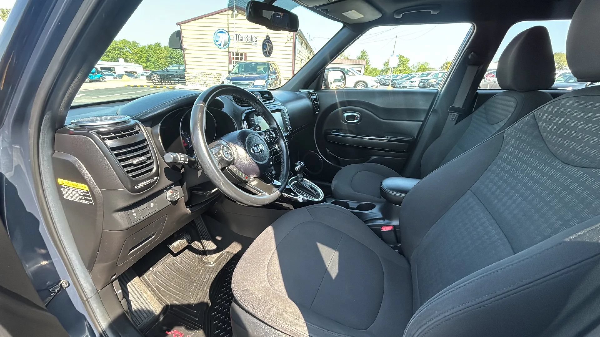 Used 2015 Kia Soul ! w/ Sun & Sound Package FWD image 23