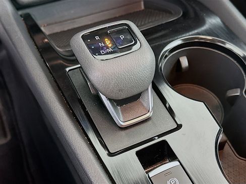 Used 2024 Nissan Rogue SV image 24