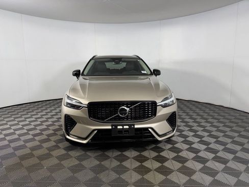 Used 2025 Volvo XC60 B5 Plus AWD/4WD image 5