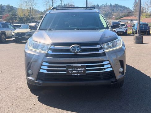 Used 2018 Toyota Highlander Limited image 2