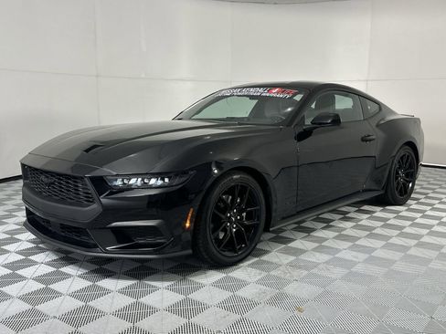 Used 2024 Ford Mustang Coupe RWD image 4