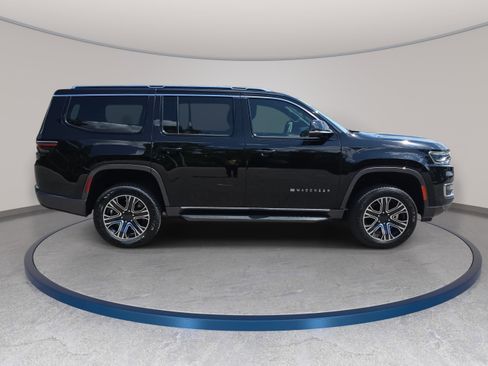 Used 2022 Jeep Wagoneer Series III w/ Flexible Seating Group AWD/4WD image 5