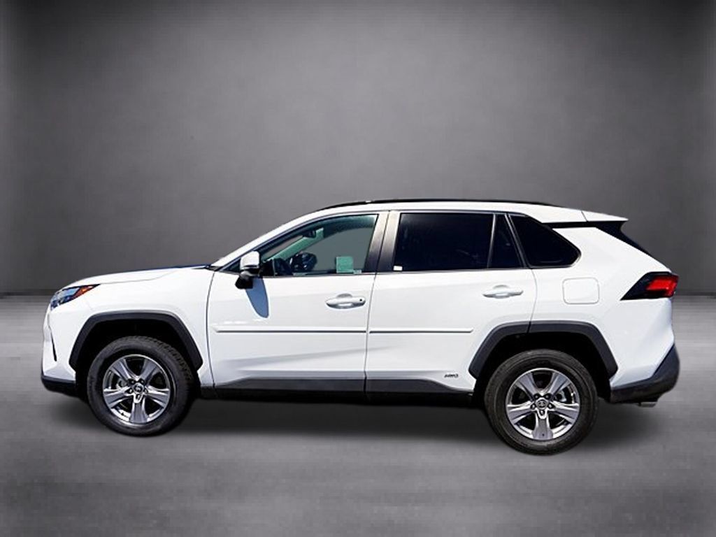 Used 2024 Toyota RAV4 LE AWD/4WD image 9