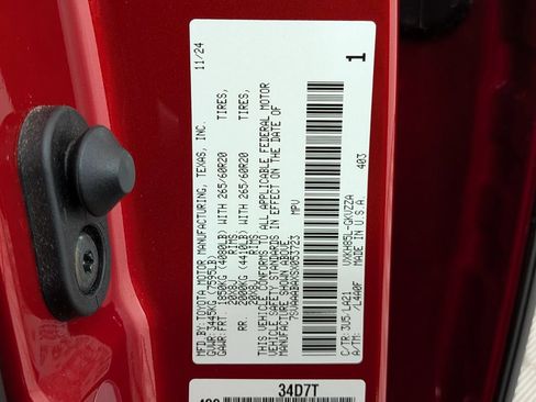 Used 2025 Toyota Sequoia Platinum AWD/4WD image 33