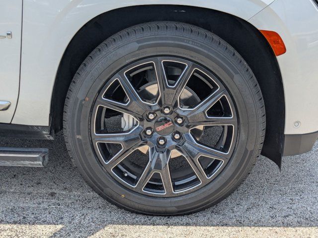 Used 2024 GMC Yukon Denali w/ Advanced Technology Package AWD/4WD image 22
