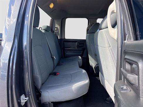 Used 2018 RAM 1500 Express RWD image 24