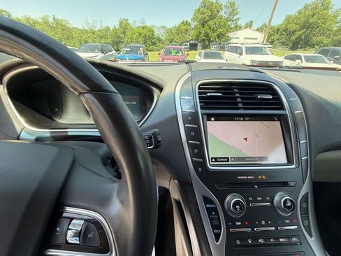 Used 2019 Lincoln Nautilus Select AWD/4WD image 20