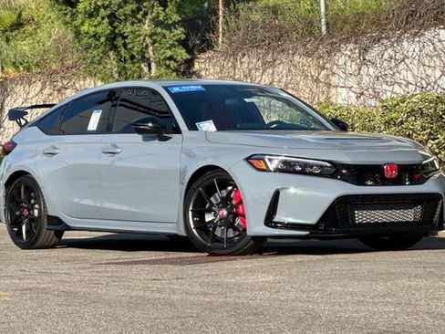 Certified 2025 Honda Civic Type R image 2