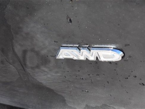 Used 2022 Chrysler Pacifica Touring-L image 15