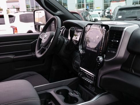 New 2026 RAM 3500 Big Horn AWD/4WD image 19