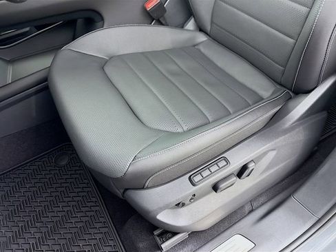 New 2026 Volkswagen Atlas SEL image 18