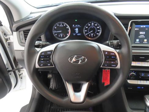 Used 2019 Hyundai Sonata SE FWD image 17