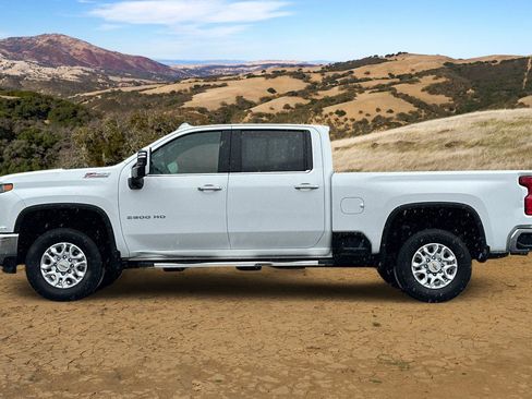 Certified 2022 Chevrolet Silverado 2500 LTZ w/ LTZ Plus Package image 7