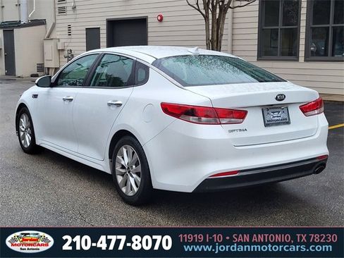 Used 2018 Kia Optima LX w/ 17" Alloy Wheels Package image 3