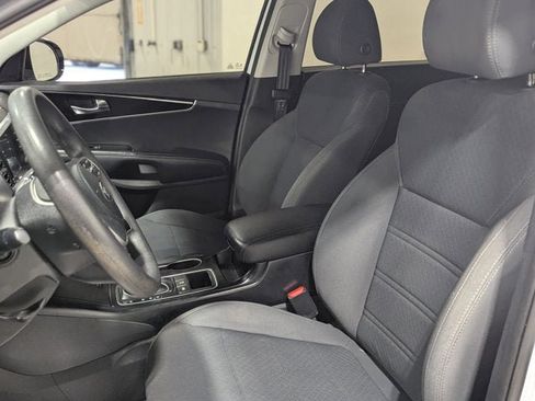 Used 2020 Kia Sorento LX image 11