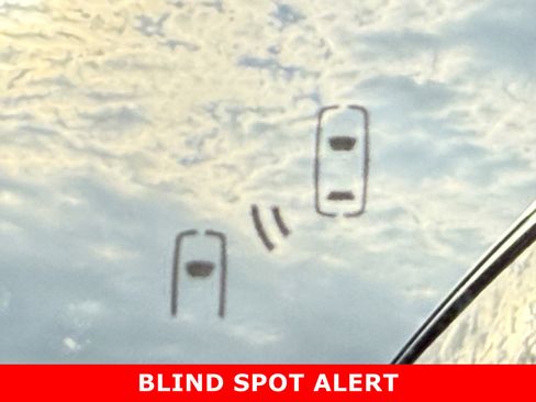 Used 2021 Toyota Avalon XSE image 23