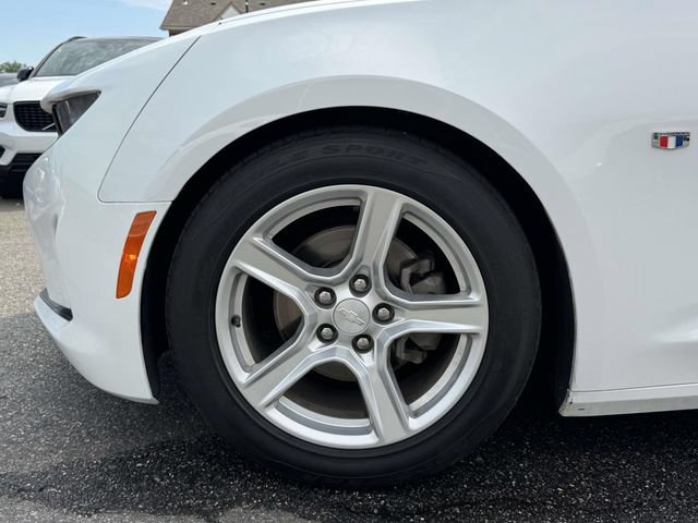 Used 2023 Chevrolet Camaro LT RWD image 9