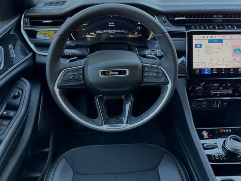 New 2023 Jeep Grand Cherokee Trailhawk image 13