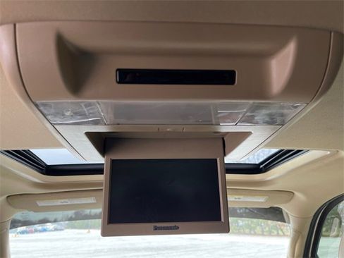 Used 2011 Chevrolet Suburban LTZ image 25