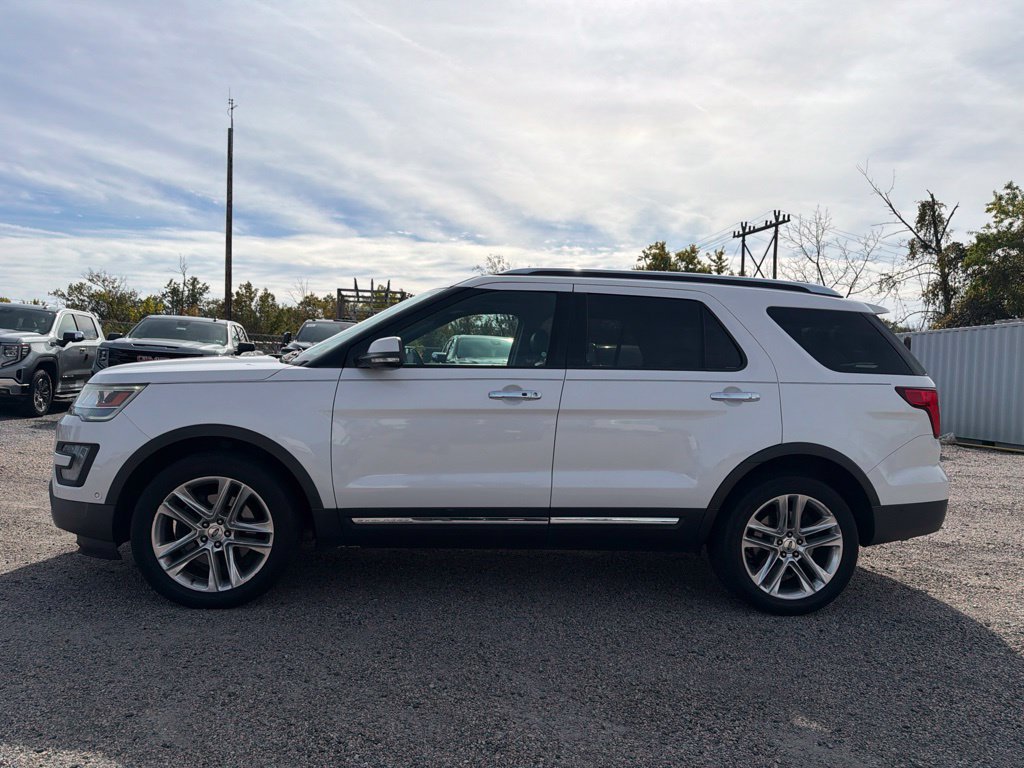 Used 2017 Ford Explorer Limited w/ Equipment Group 301A AWD/4WD image 5