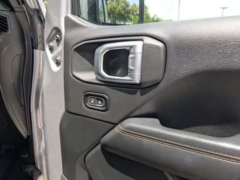 Used 2021 Jeep Wrangler Unlimited Sahara AWD/4WD image 24